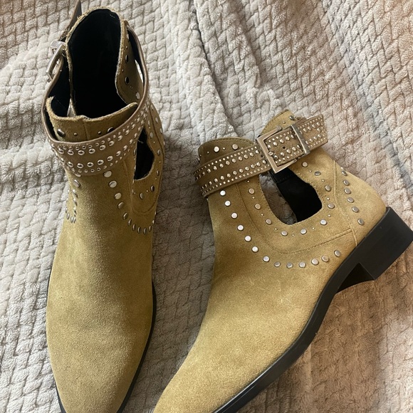 ZARA Suede buckle stud booties - Picture 7 of 9